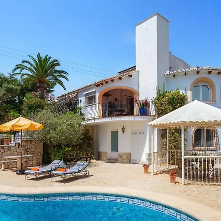 Вилла Murales By