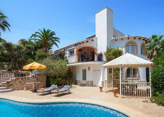 Вилла Murales By