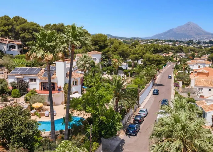 Вилла Murales By